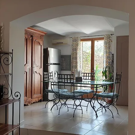 Maison Avec Jacuzzi Et Terrasse Sur Les Toits Holiday home *