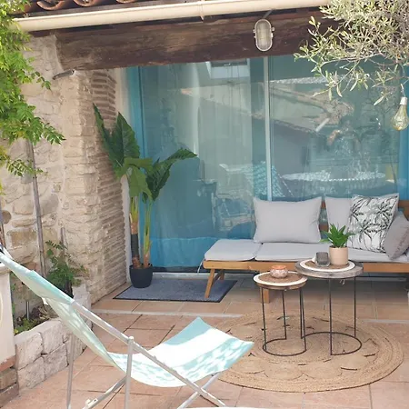 Holiday home Maison Avec Jacuzzi Et Terrasse Sur Les Toits *