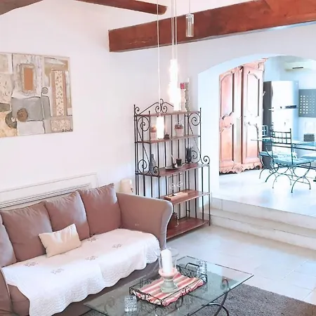 Holiday home Maison Avec Jacuzzi Et Terrasse Sur Les Toits Brignon